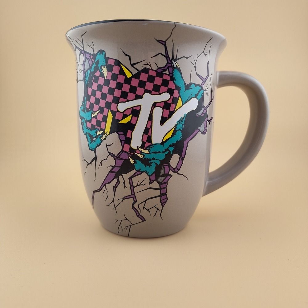 MTV mug cup beverage hot cold coffee tea cocoa graphic eyeball monster spooky